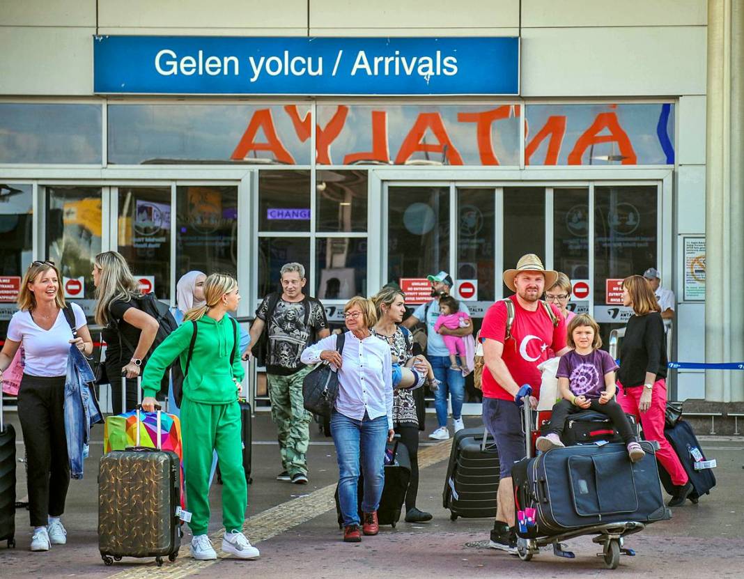 O kente geçen yıl 8 milyon ziyaretçi geldi: Bu yıl 12 milyon kişi bekleniyor! Yerli yabancı turistler akın ediyor 2